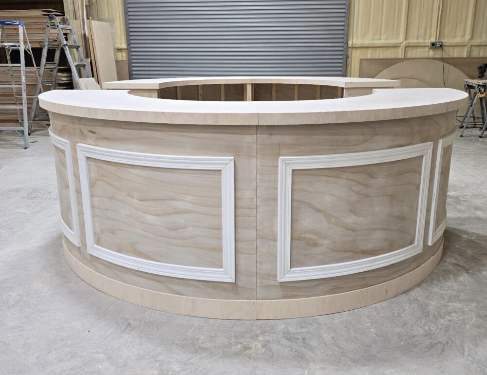 Jackie O Circle Bar (9-10ft)