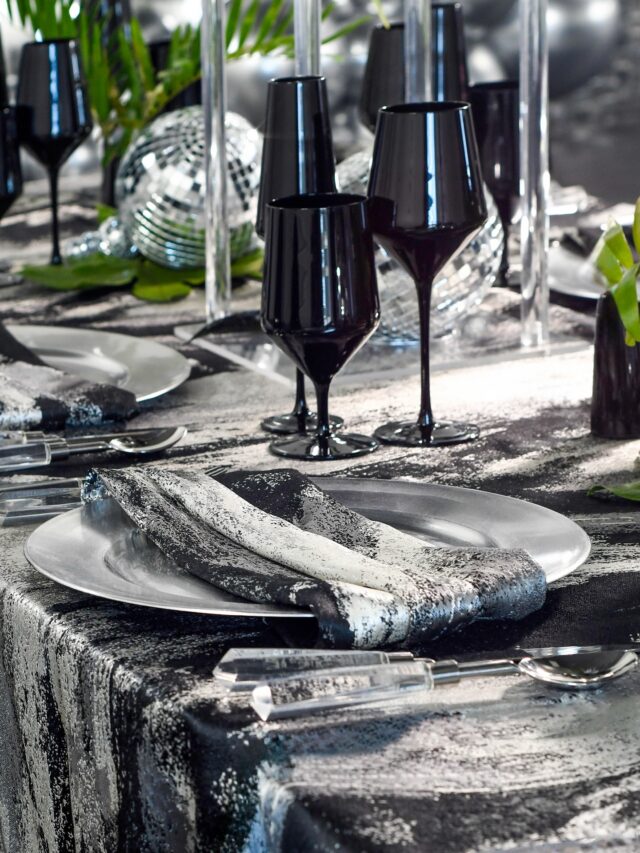 See something you love? 🤍
Find it on our website or book your decor consultation with us today! (Link in bio)
•
•
•
#LuxuryEventDecor #EventStyling #LinenRental #TabletopDesign #WeddingLinens #EventLinenRental #ChargerPlates #EventTablescape #TableDecorGoals #WeddingDecor #EventInspo #PartyPlanner #TablescapeInspo #DecorGoals #HoustonWeddings #EventDesignHouston #DetailsMatter #StyledToPerfection #DecorDreams #StatementTables #DesignThatWows #LuxuryTablescape