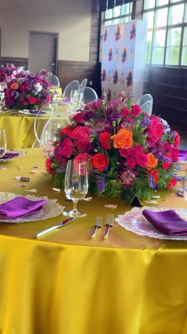 Where bold color meets elevated design 💛💜

@eldorado.ballroom